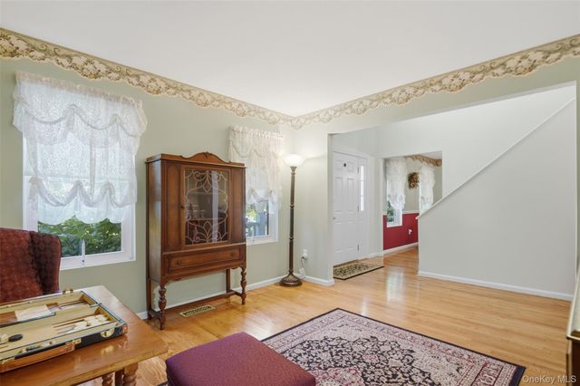 48 Reynolds Road, Poughquag, NY 12570