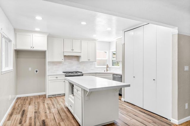 320 N Santa Cruz Ave, Modesto, CA 95354