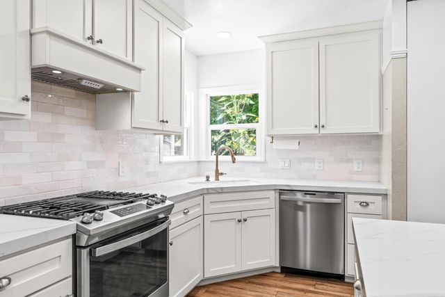 320 N Santa Cruz Ave, Modesto, CA 95354