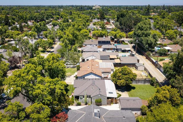 320 N Santa Cruz Ave, Modesto, CA 95354