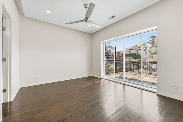 2712 N Artesian Avenue 2, Chicago, IL 60647