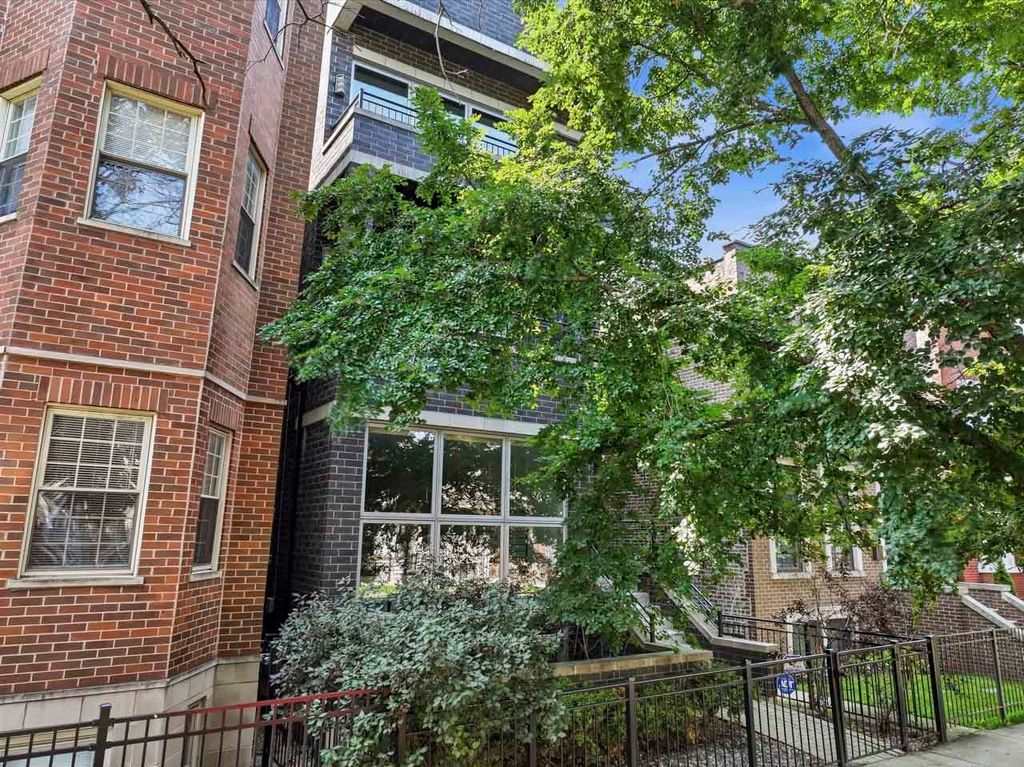 2712 N Artesian Avenue 2, Chicago, IL 60647