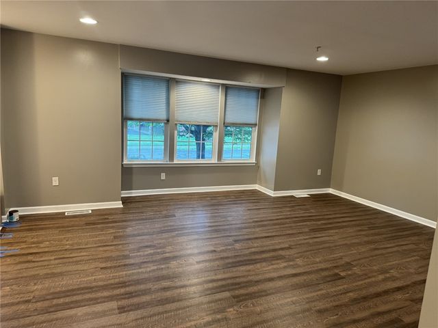 409 FairGate Dr, Pine Twp, PA 15090