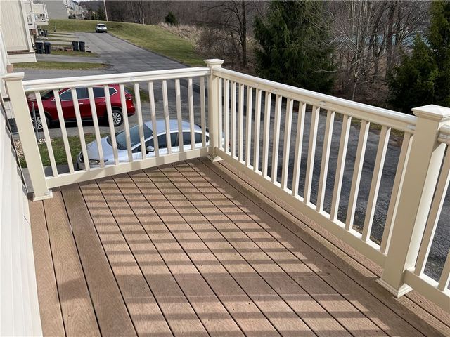 409 FairGate Dr, Pine Twp, PA 15090