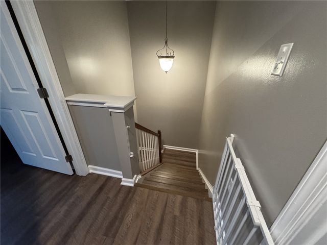 409 FairGate Dr, Pine Twp, PA 15090