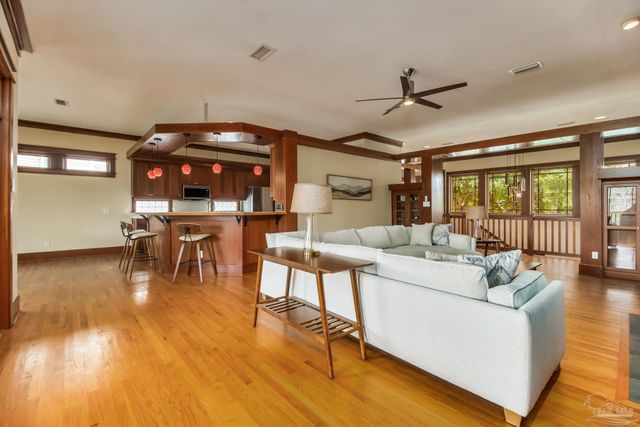 324 Deer Point Dr, Gulf Breeze, FL 32561