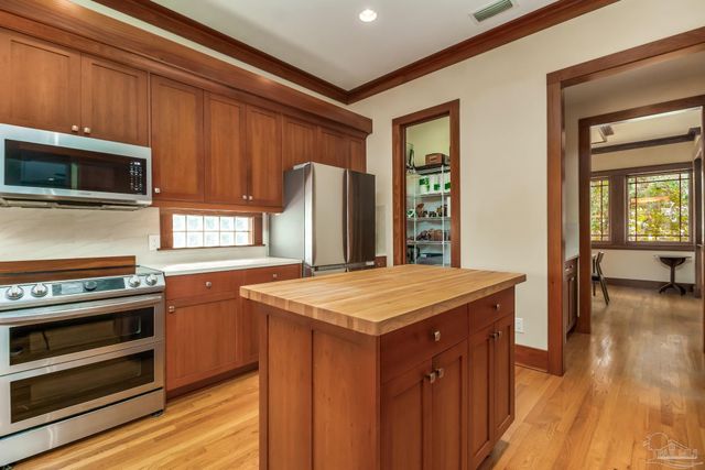 324 Deer Point Dr, Gulf Breeze, FL 32561