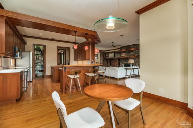 324 Deer Point Dr, Gulf Breeze, FL 32561