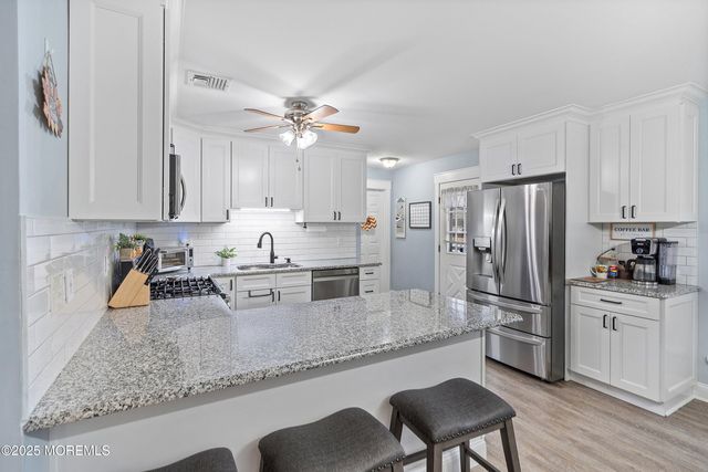 46 Spruce Street, Beachwood, NJ 08722