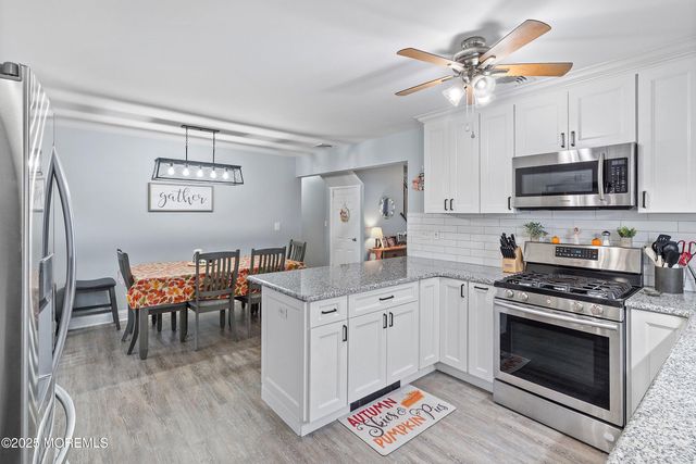 46 Spruce Street, Beachwood, NJ 08722