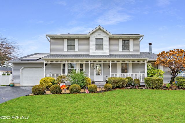 46 Spruce Street, Beachwood, NJ 08722