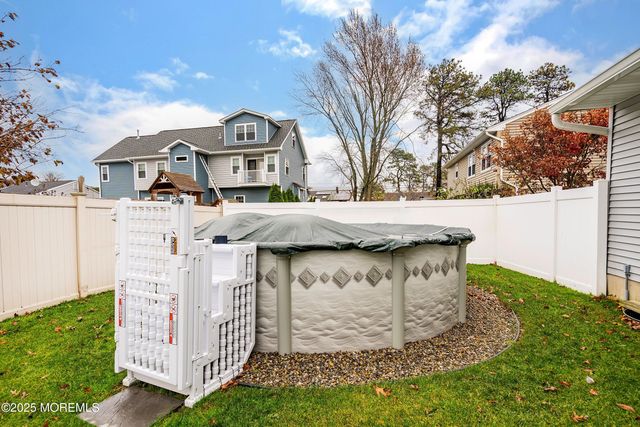 46 Spruce Street, Beachwood, NJ 08722