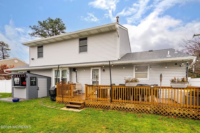 46 Spruce Street, Beachwood, NJ 08722