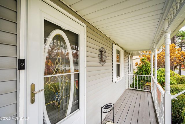 46 Spruce Street, Beachwood, NJ 08722