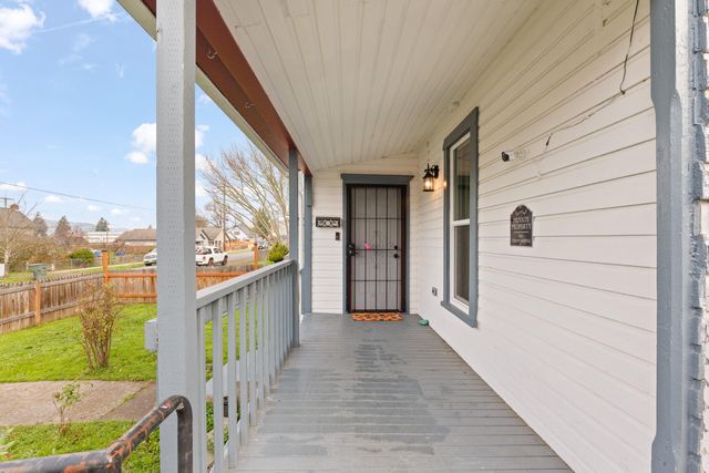 1321 SE Mill Street, Roseburg, OR 97470