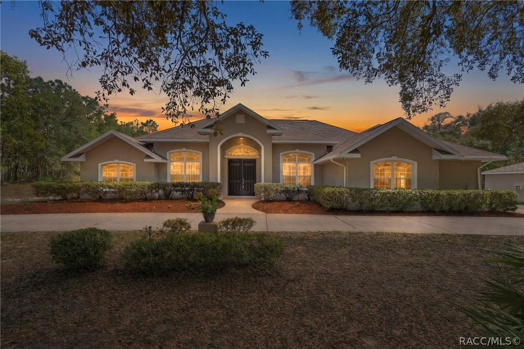 2220 N Sheriff Drive, Beverly Hills, FL 34465