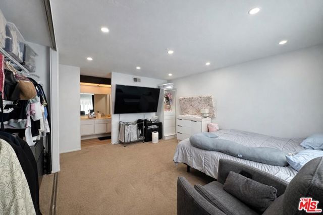 11493 Lev Avenue, Los Angeles, CA 91345