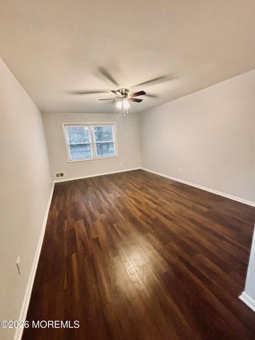 1 Upperbrook Court, Parlin, NJ 08859