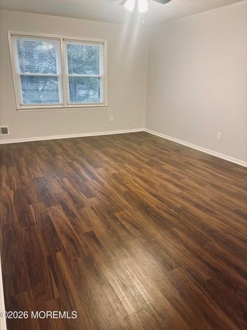 1 Upperbrook Court, Parlin, NJ 08859