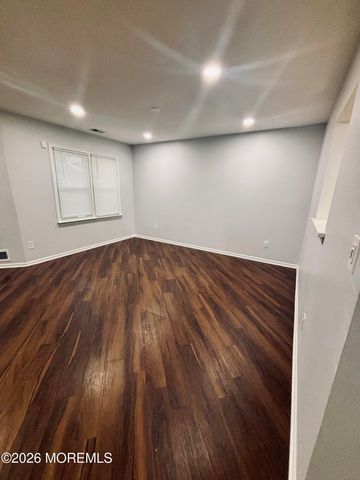 1 Upperbrook Court, Parlin, NJ 08859