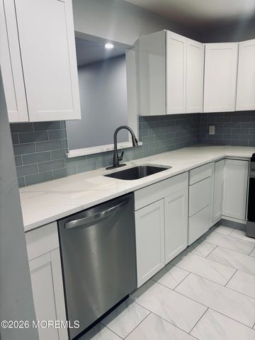 1 Upperbrook Court, Parlin, NJ 08859