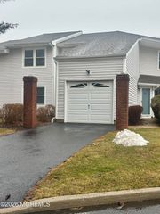 1 Upperbrook Court, Parlin, NJ 08859