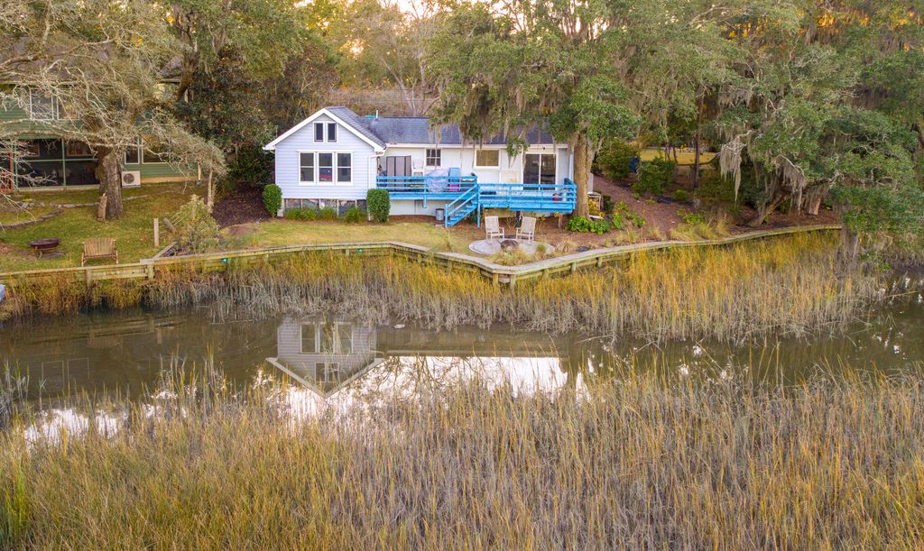 1996 Minott Street, Charleston, SC 29412