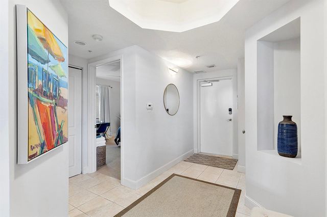 309 E Ocean Avenue 205, Lantana, FL 33462