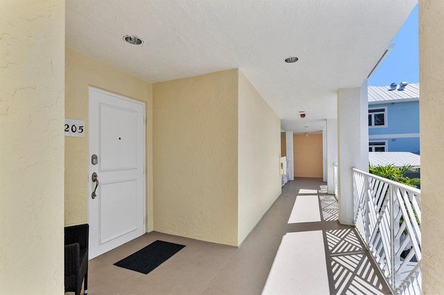 309 E Ocean Avenue 205, Lantana, FL 33462