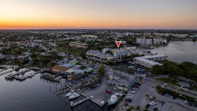 309 E Ocean Avenue 205, Lantana, FL 33462