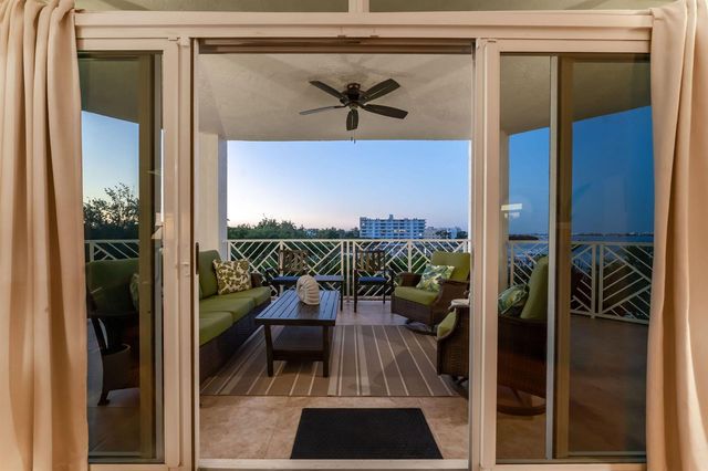 309 E Ocean Avenue 205, Lantana, FL 33462