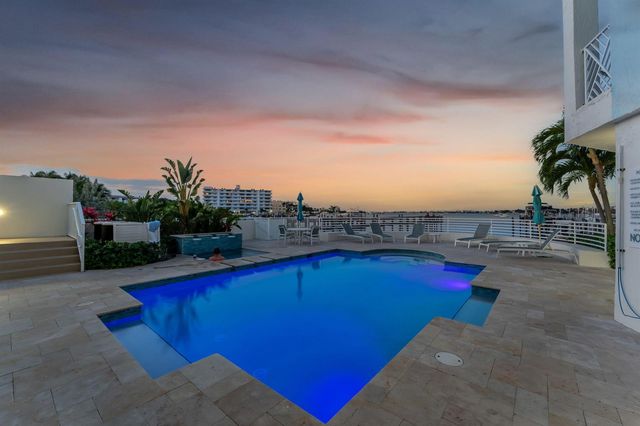 309 E Ocean Avenue 205, Lantana, FL 33462