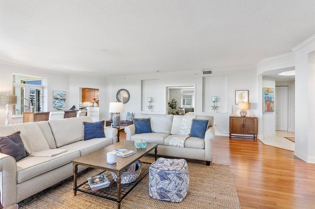 309 E Ocean Avenue 205, Lantana, FL 33462