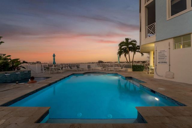 309 E Ocean Avenue 205, Lantana, FL 33462
