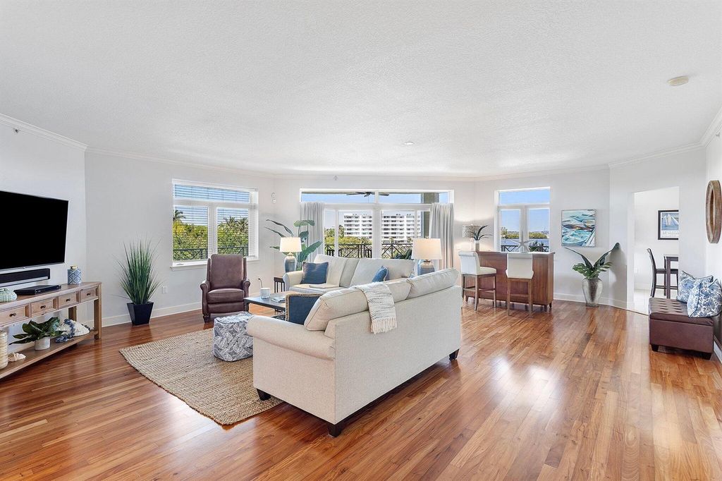 309 E Ocean Avenue 205, Lantana, FL 33462