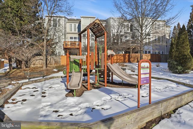 9285 LAUREL RIDGE CROSSING RD, Lorton, VA 22079