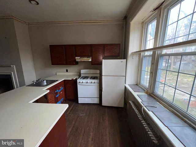 5927 WAYNE AVE, Philadelphia, PA 19144