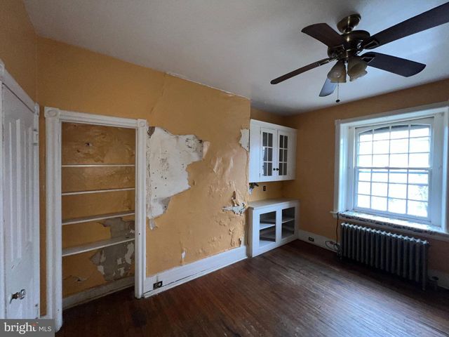 5927 WAYNE AVE, Philadelphia, PA 19144