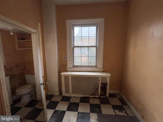 5927 WAYNE AVE, Philadelphia, PA 19144