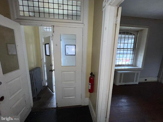 5927 WAYNE AVE, Philadelphia, PA 19144