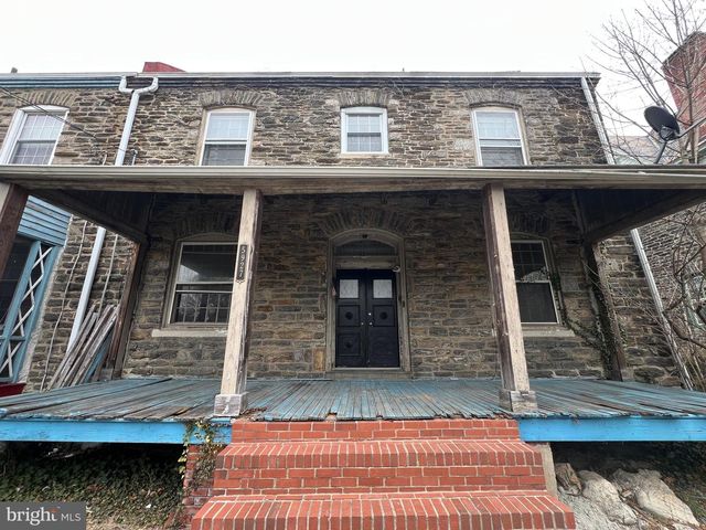 5927 WAYNE AVE, Philadelphia, PA 19144