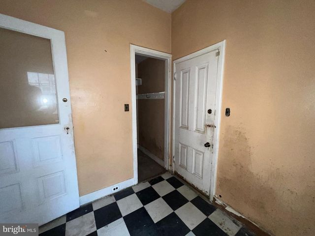 5927 WAYNE AVE, Philadelphia, PA 19144