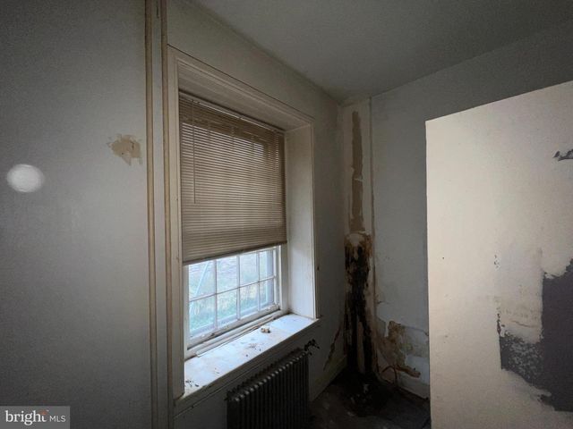 5927 WAYNE AVE, Philadelphia, PA 19144