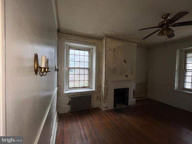 5927 WAYNE AVE, Philadelphia, PA 19144