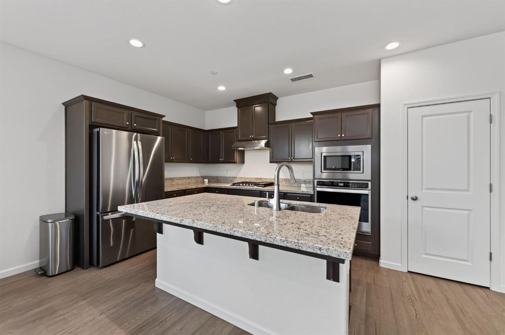 Image 10 of property listing at 4145 Dennis Avenue, Clovis, CA 93619