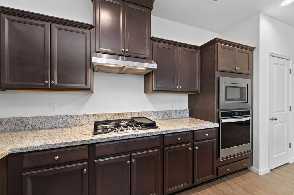 Image 11 of property listing at 4145 Dennis Avenue, Clovis, CA 93619