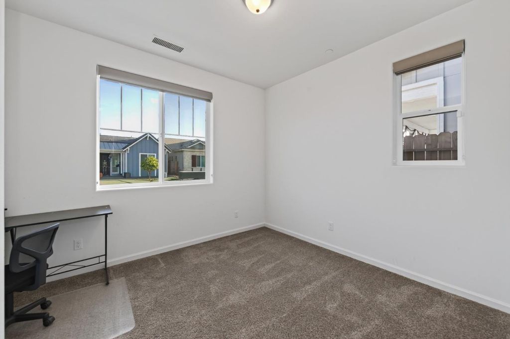 Image 13 of property listing at 4145 Dennis Avenue, Clovis, CA 93619