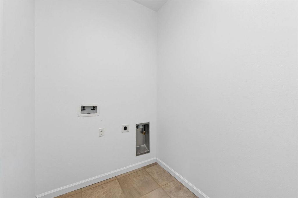 Image 15 of property listing at 4145 Dennis Avenue, Clovis, CA 93619