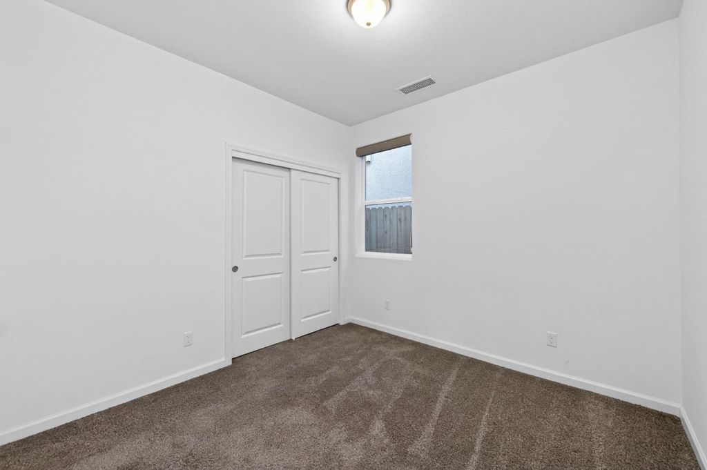 Image 17 of property listing at 4145 Dennis Avenue, Clovis, CA 93619
