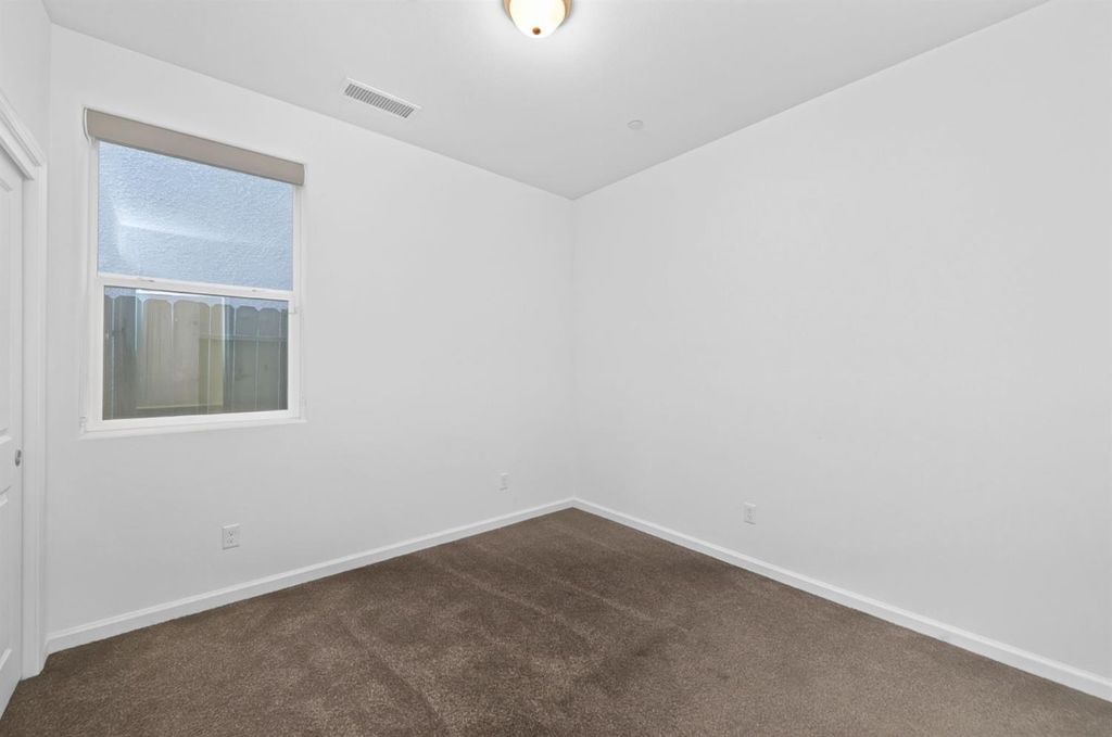 Image 19 of property listing at 4145 Dennis Avenue, Clovis, CA 93619